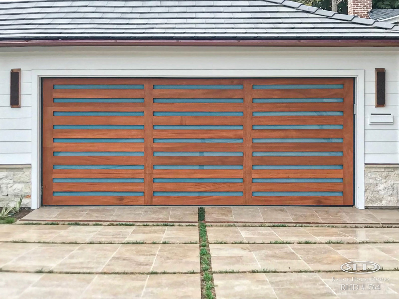 RHD 764